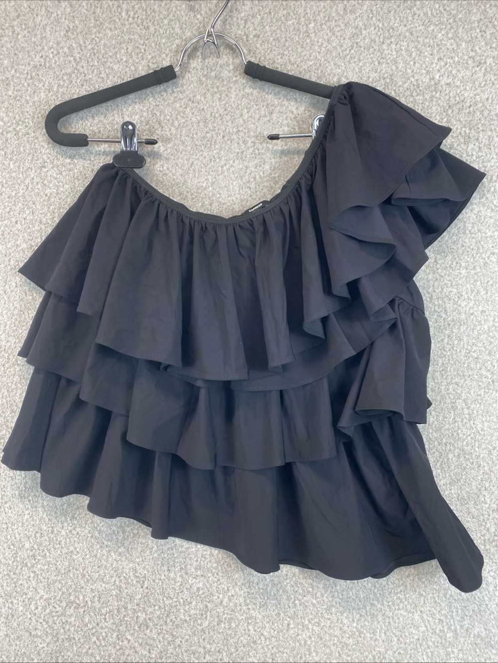 Express One Shoulder Ruffle Black Top Women Size Large NWT Carnival Festive Fun - Picture 2 of 9